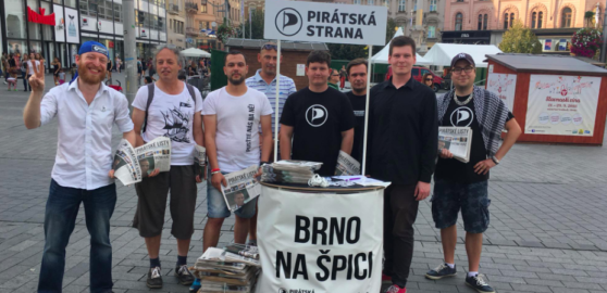 Brněnští Piráti hledají přes inzerát lidi do městských firem. Mají jen 20 členů